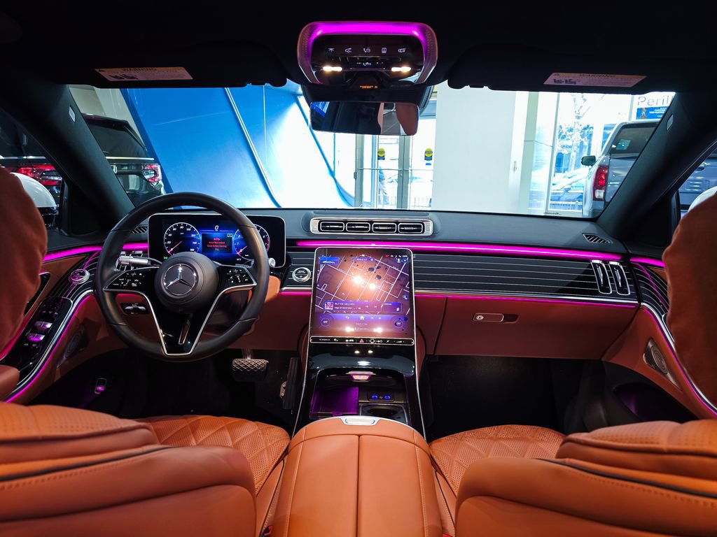 Used 2023 Mercedes-Benz S 580 4MATIC Sedan image 3