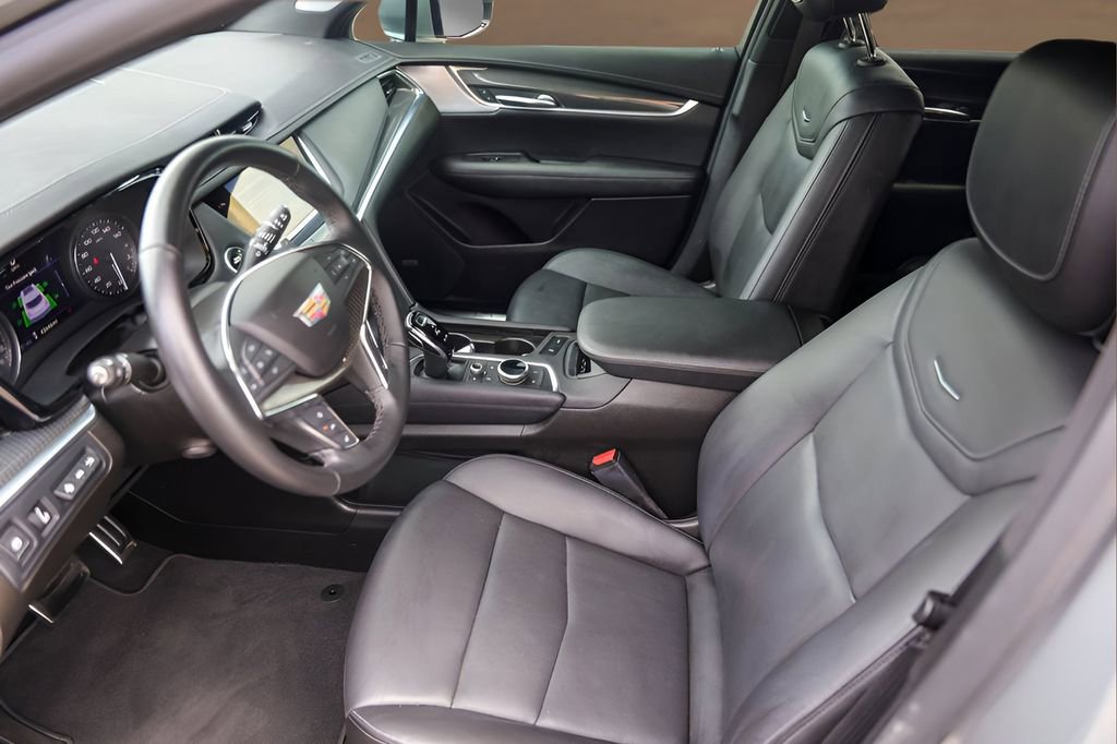 Certified 2023 Cadillac XT5 Sportv w/ Technology Package image 9