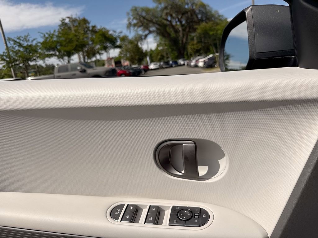 Used 2025 Hyundai Ioniq 5 SEL image 13