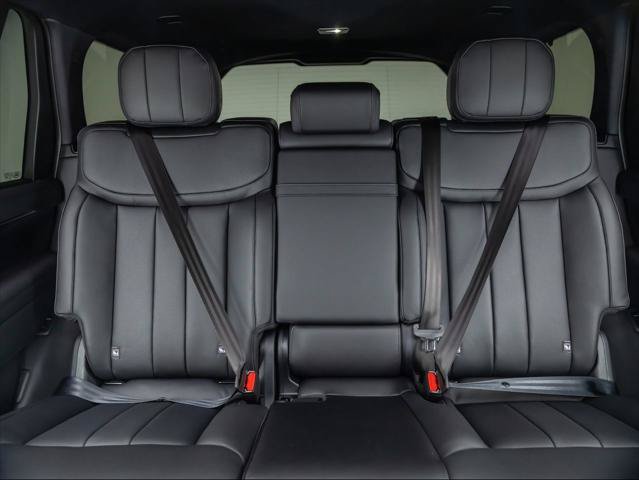 New 2026 Land Rover Range Rover Long Wheelbase SE AWD/4WD image 18