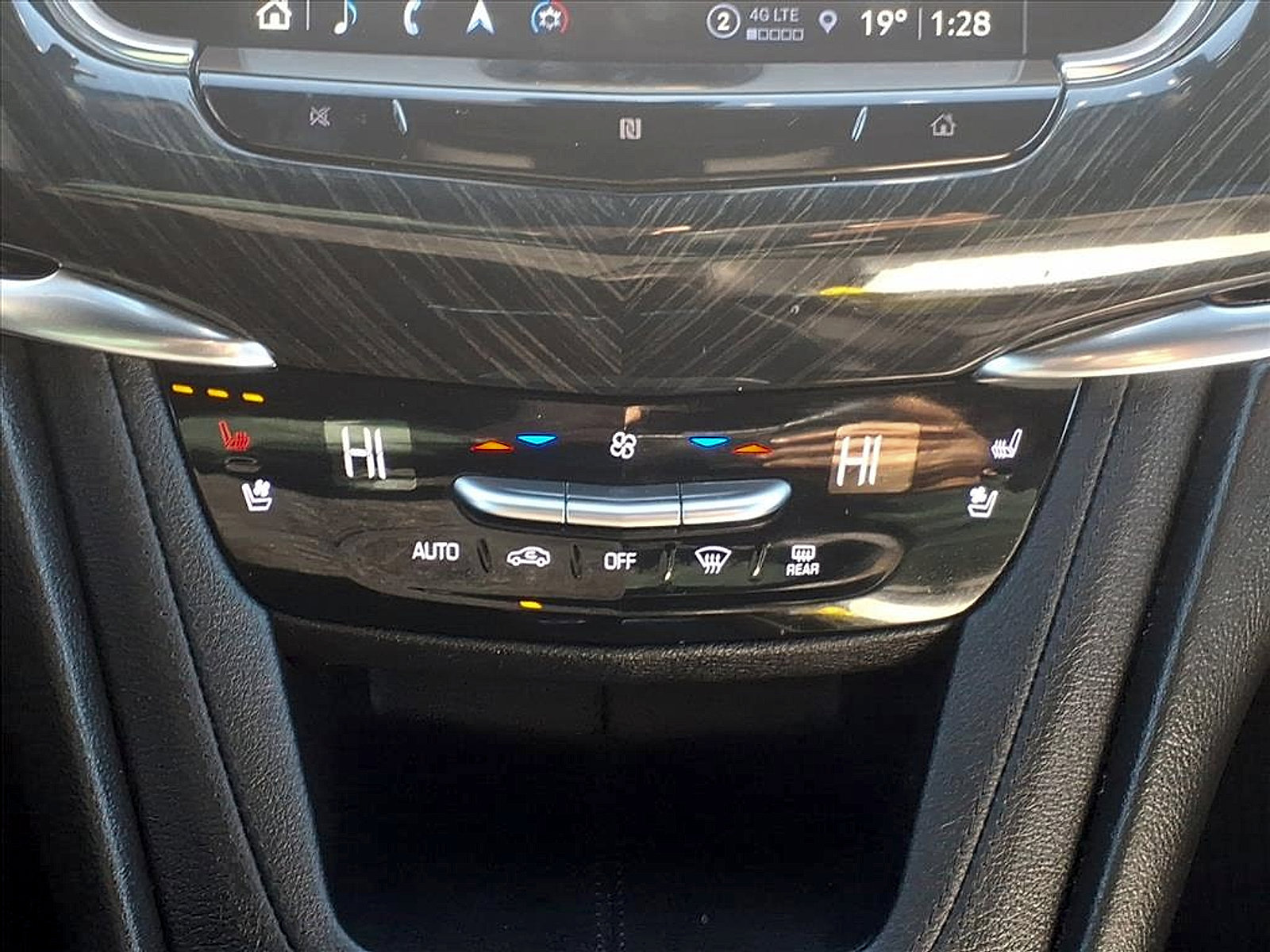 Certified 2021 Cadillac XT6 Premium Luxury image 14