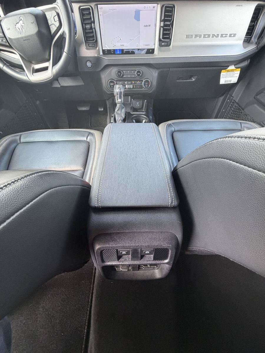 Used 2025 Ford Bronco Outer Banks AWD/4WD image 14
