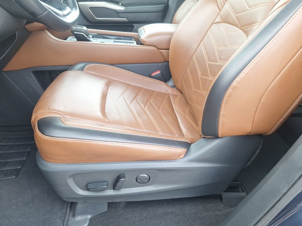 Used 2024 Nissan Pathfinder Platinum FWD image 10