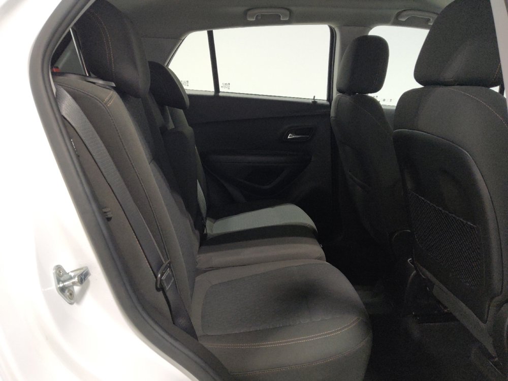 Used 2021 Chevrolet Trax LS image 19