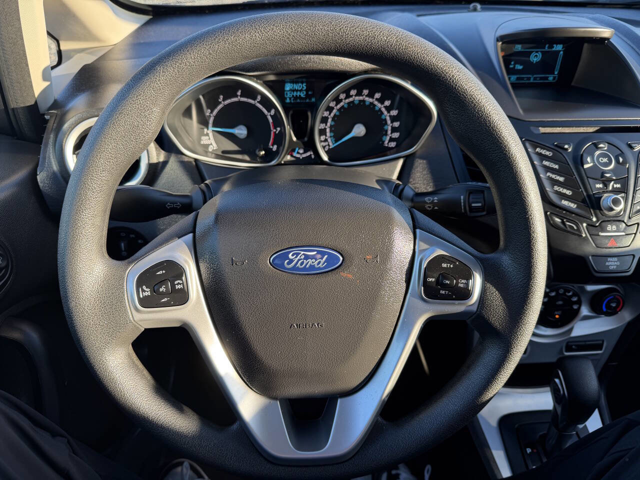 Used 2017 Ford Fiesta SE image 16