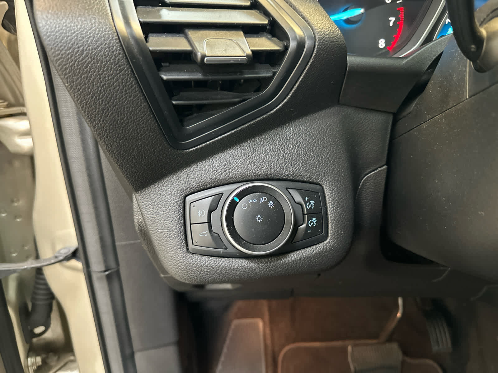 Used 2017 Ford Escape SE w/ Equipment Group 201A AWD/4WD image 23