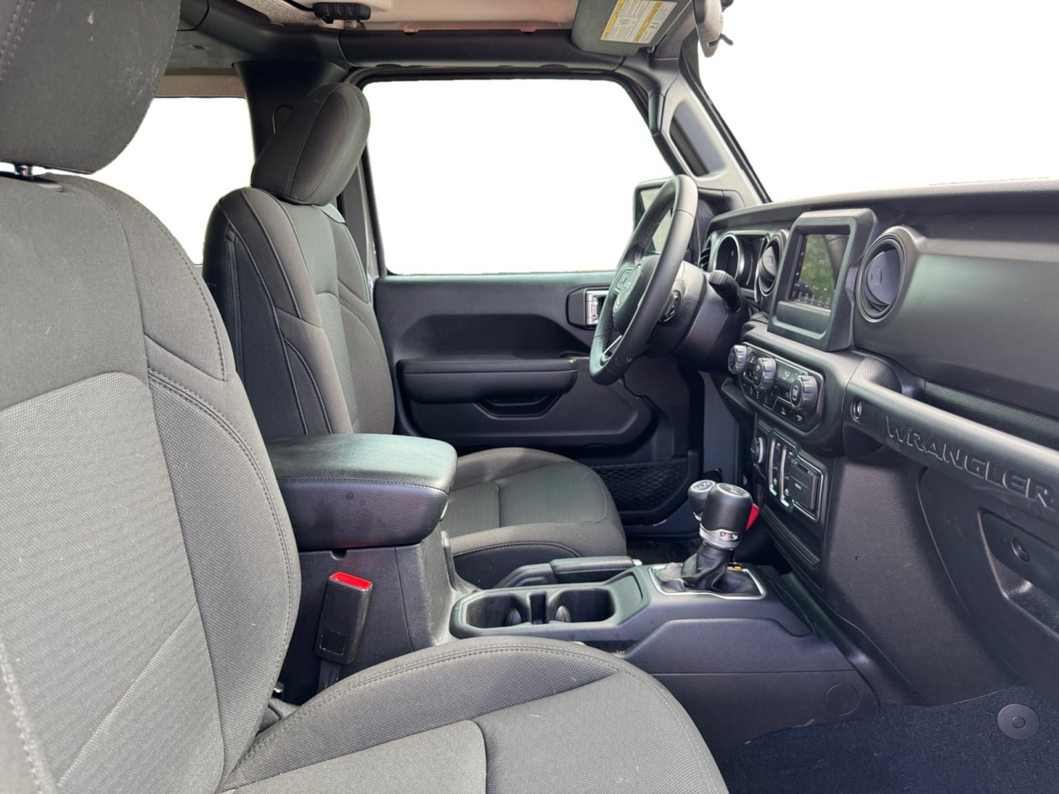 Used 2022 Jeep Wrangler Sport AWD/4WD image 17