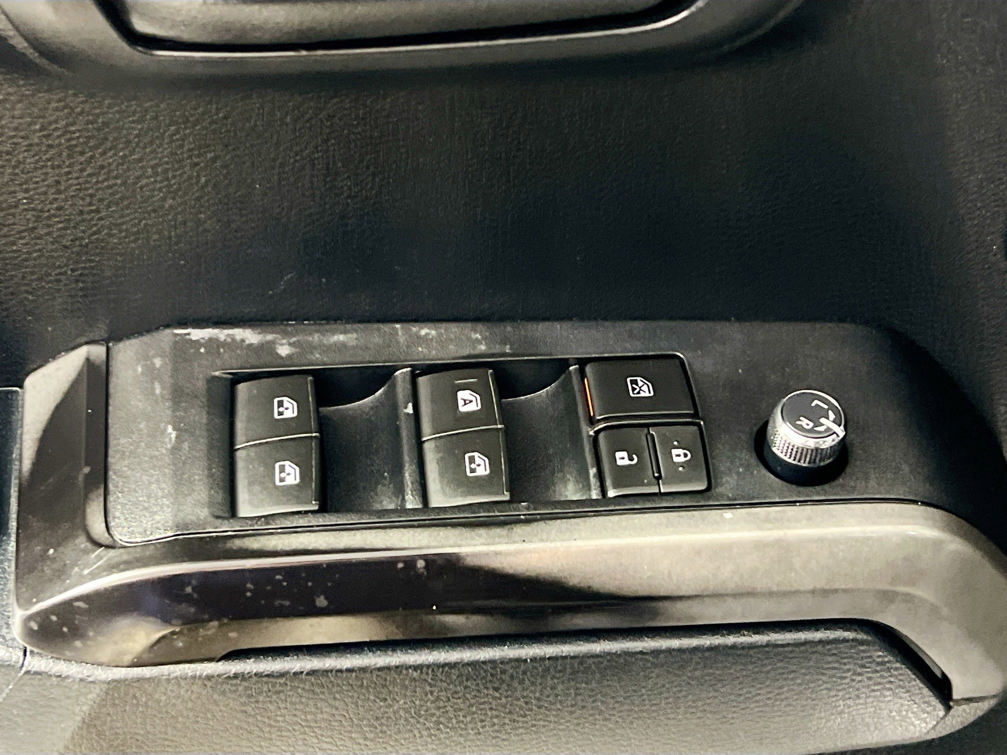 Used 2016 Toyota Tacoma SR5 w/ Towing Package image 15