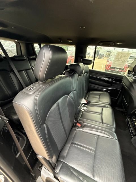 Used 2024 Jeep Wagoneer L Series II w/ Flexible Seating Group AWD/4WD image 25