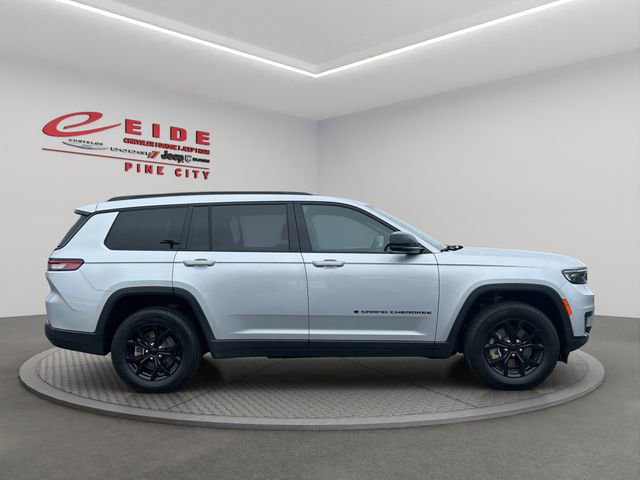 Used 2024 Jeep Grand Cherokee L Laredo image 7
