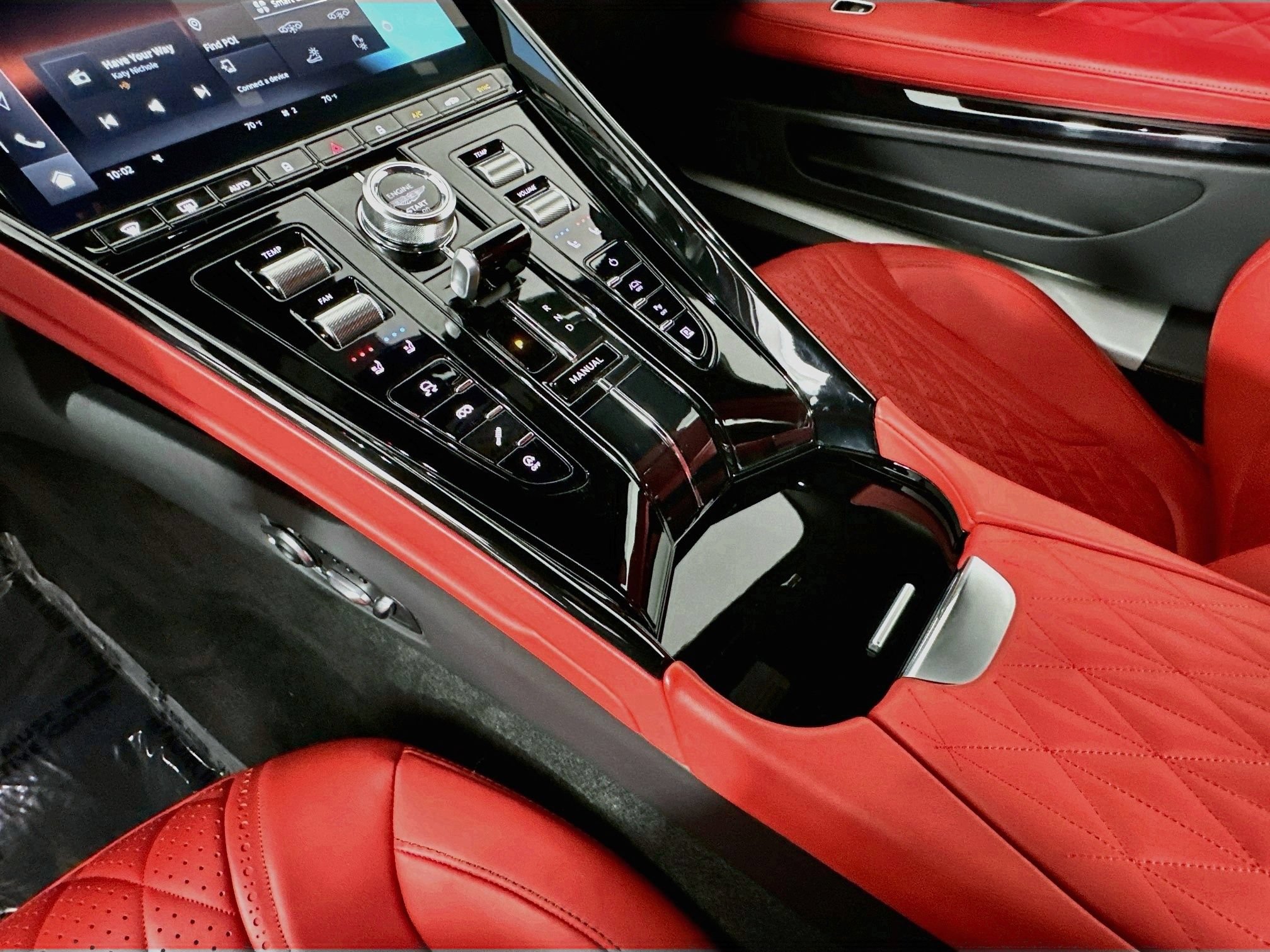 Used 2024 Aston Martin DB12 Coupe RWD image 18