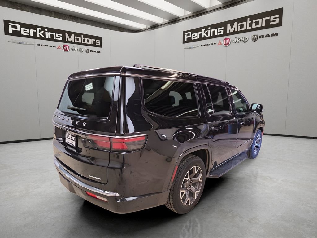 Used 2023 Jeep Wagoneer Series III w/ Preferred Equipment Group image 5