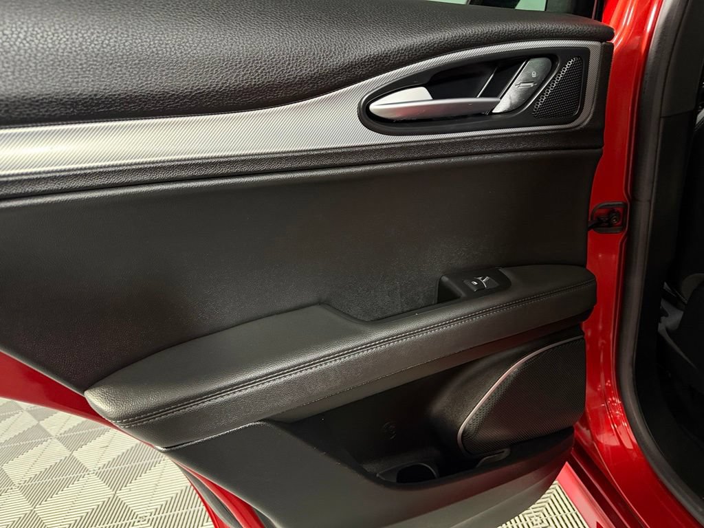 Used 2023 Alfa Romeo Stelvio Veloce AWD/4WD image 27