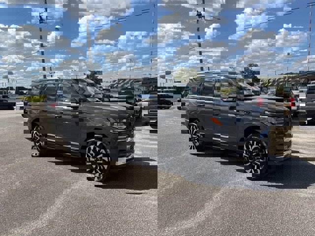 Used 2024 Lincoln Navigator Black Label image 12