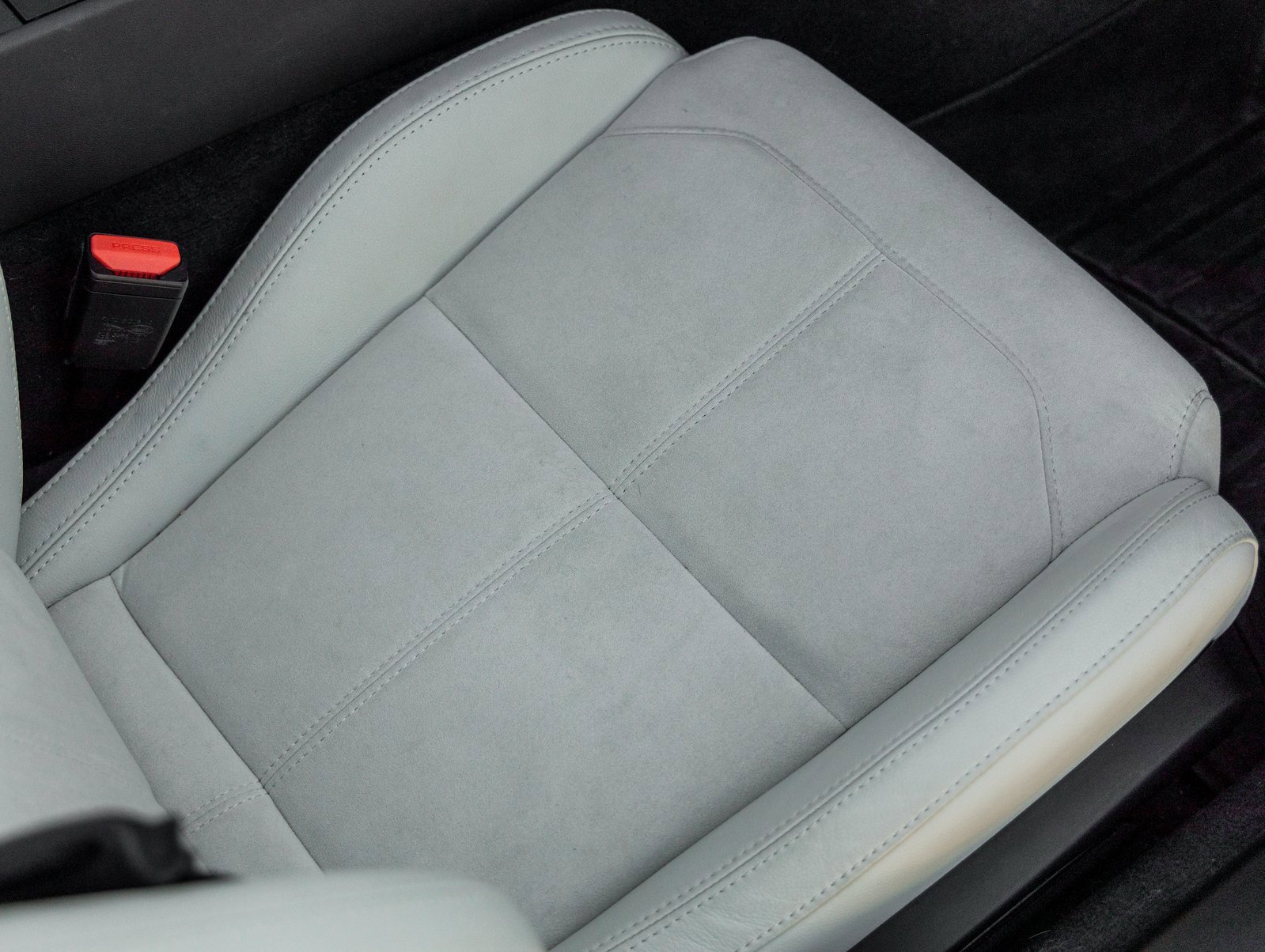 Used 2022 Jaguar F-TYPE Convertible image 29