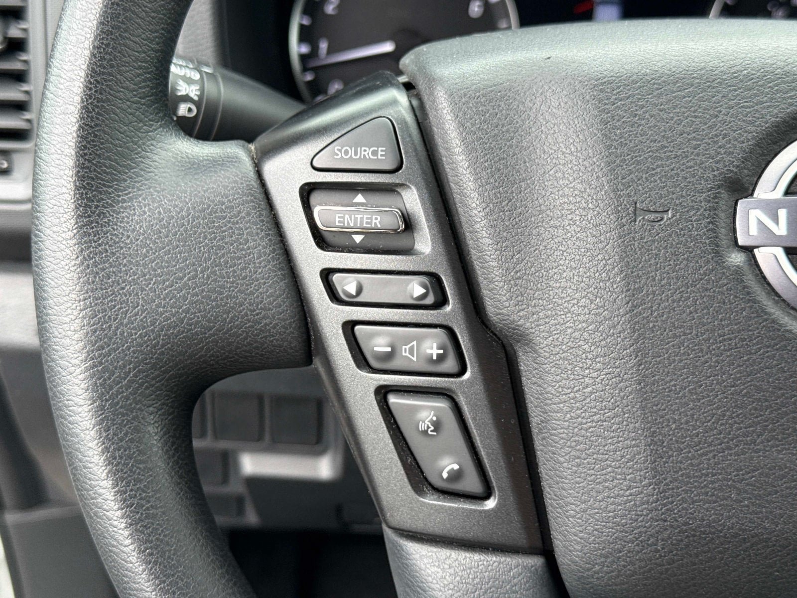 Used 2022 Nissan Frontier S w/ Technology Package RWD image 31