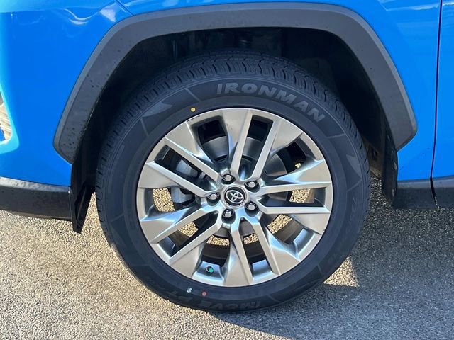 Used 2020 Toyota RAV4 XLE Premium image 11