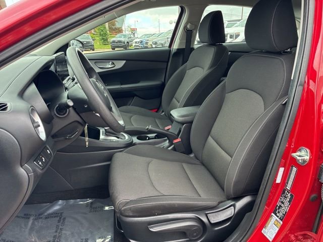 Used 2024 Kia Forte LXS w/ LXS Technology Package FWD image 16