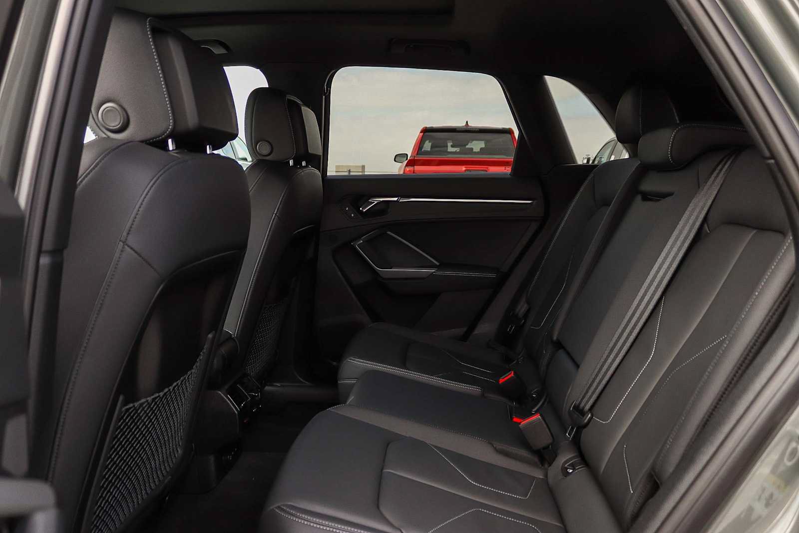 Used 2025 Audi Q3 2.0T Premium w/ Convenience Package AWD/4WD image 24