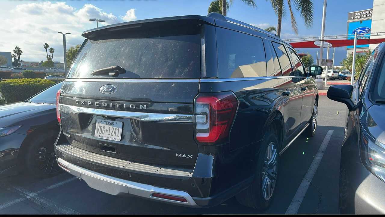 Used 2024 Ford Expedition Max Limited image 3