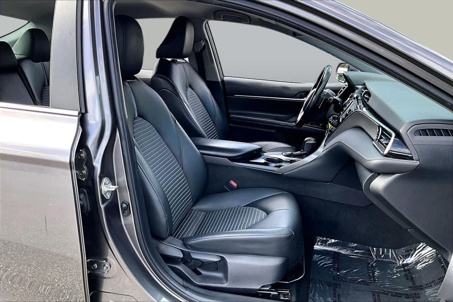 Used 2019 Toyota Camry SE FWD image 9
