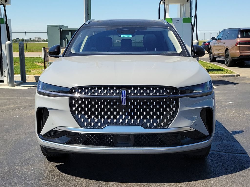 New 2026 Lincoln Nautilus Reserve AWD/4WD image 2