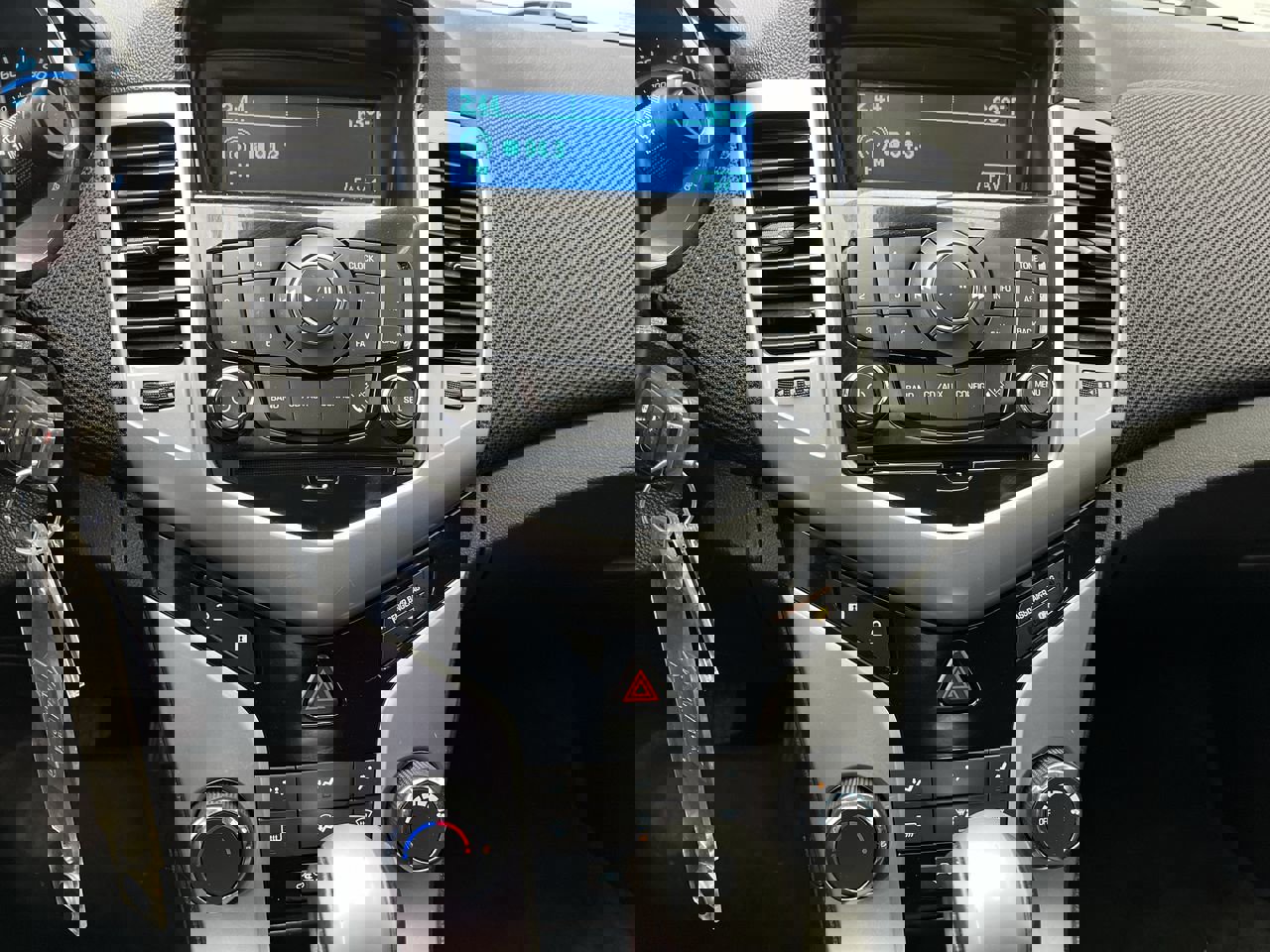 Used 2014 Chevrolet Cruze LT w/ All-Star Edition image 15