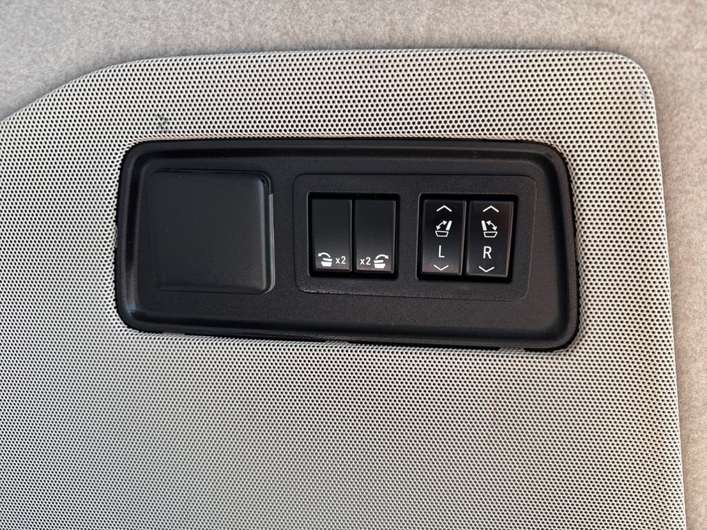 Used 2021 Cadillac Escalade Sport Platinum w/ LPO, ONYX Package AWD/4WD image 49