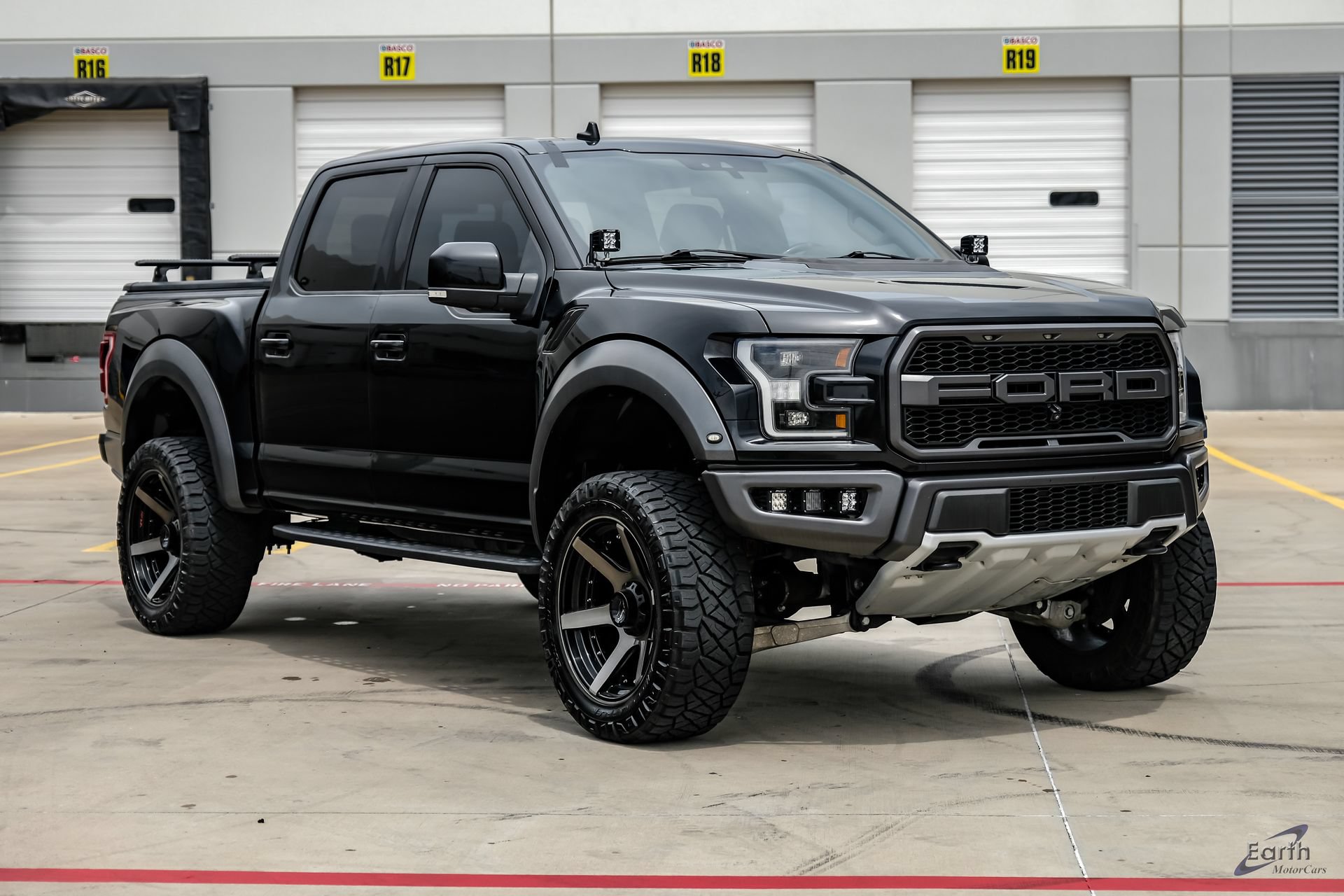 Used 2019 Ford F150 Raptor w/ Equipment Group 802A Luxury AWD/4WD image 23