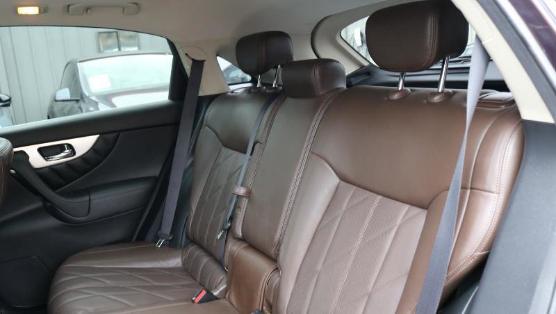 Used 2011 INFINITI FX35 AWD w/ Premium Pkg image 16