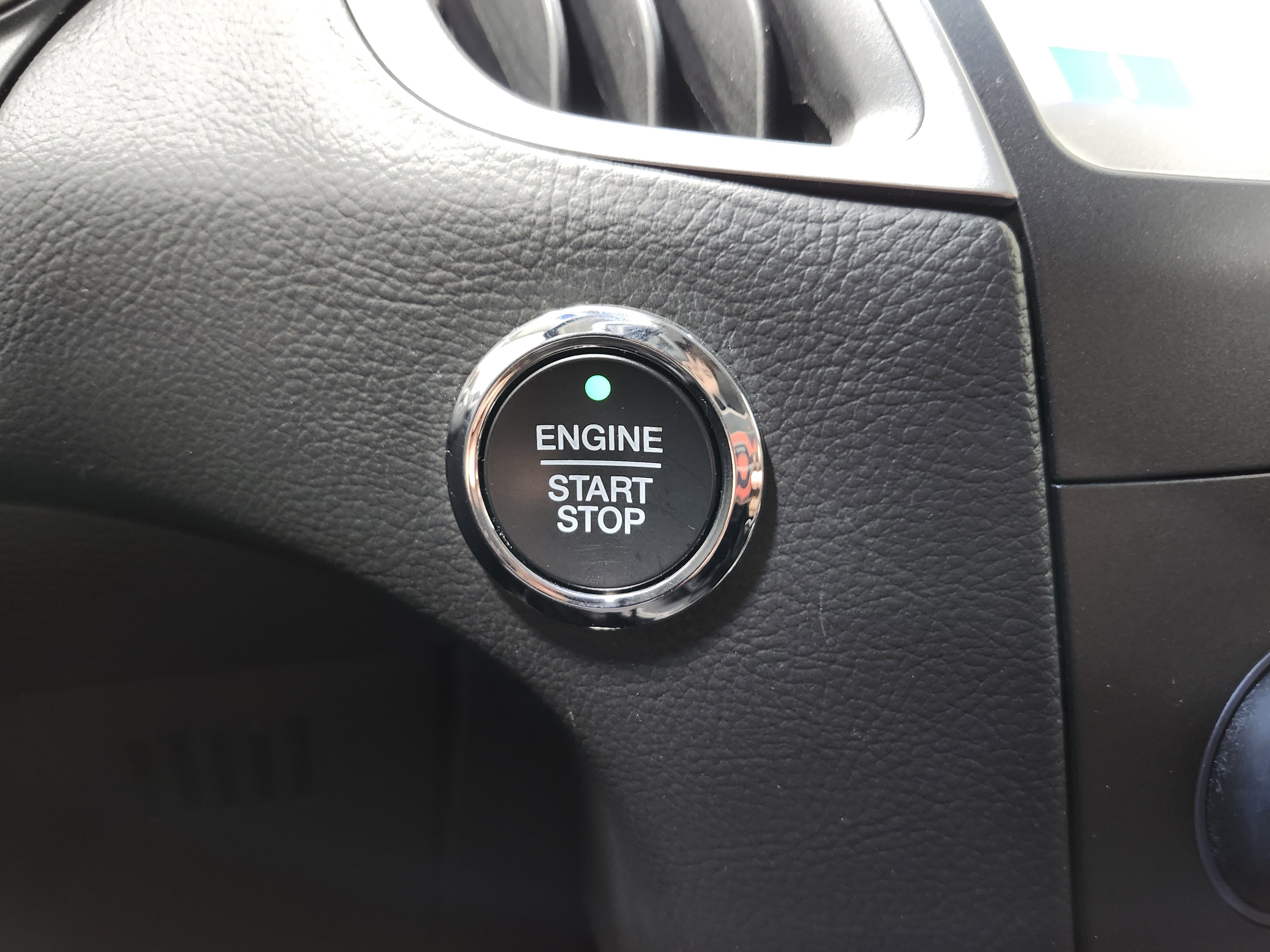 Used 2017 Ford Edge SEL w/ Equipment Group 201A image 8