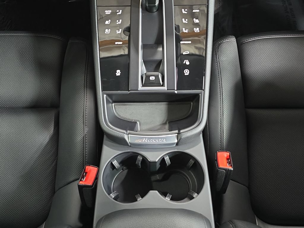 Certified 2026 Porsche Macan AWD/4WD image 20