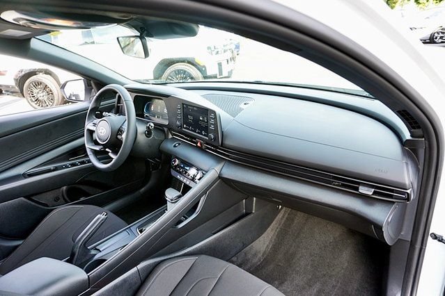 Used 2026 Hyundai Elantra Sport FWD image 10