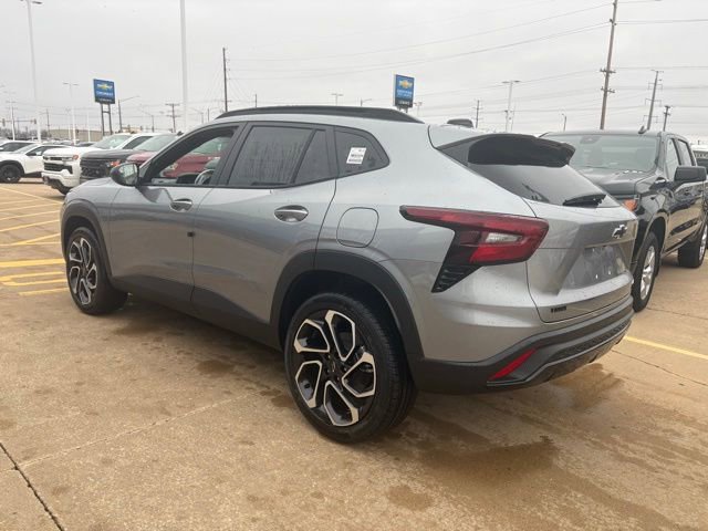 New 2026 Chevrolet Trax RS w/ Sunroof Package image 4