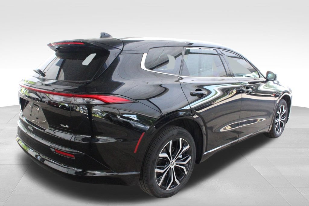 Certified 2025 Toyota Crown Signia AWD/4WD image 17