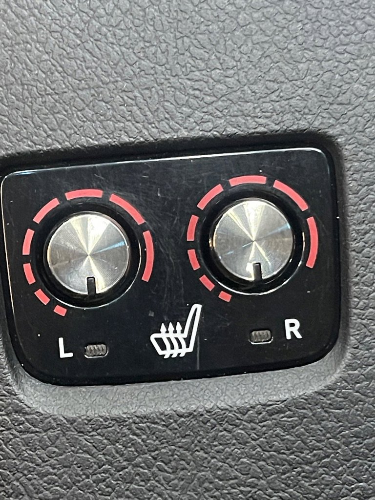 Used 2016 Toyota Avalon Touring image 32