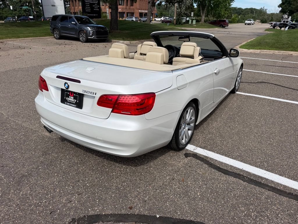 Used 2012 BMW 328i Convertible RWD image 19