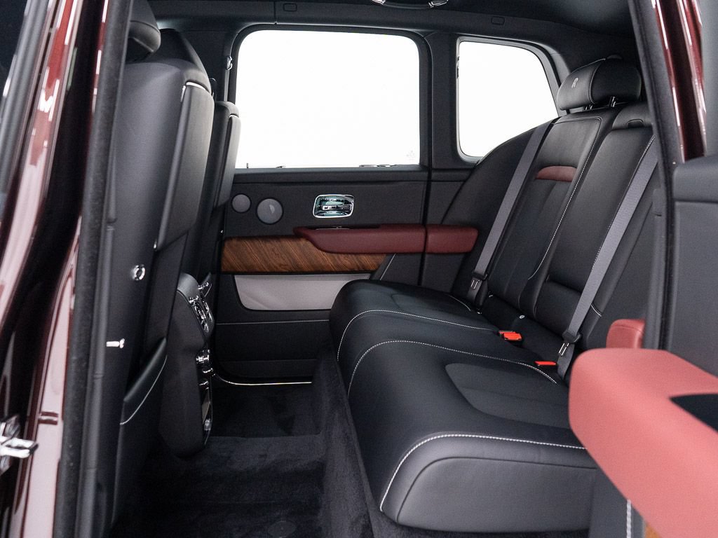 Certified 2023 Rolls-Royce Cullinan AWD/4WD image 25