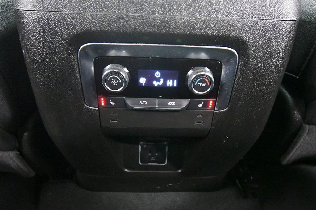 Used 2025 Chevrolet Suburban High Country w/ Sun And Tow Package AWD/4WD image 17