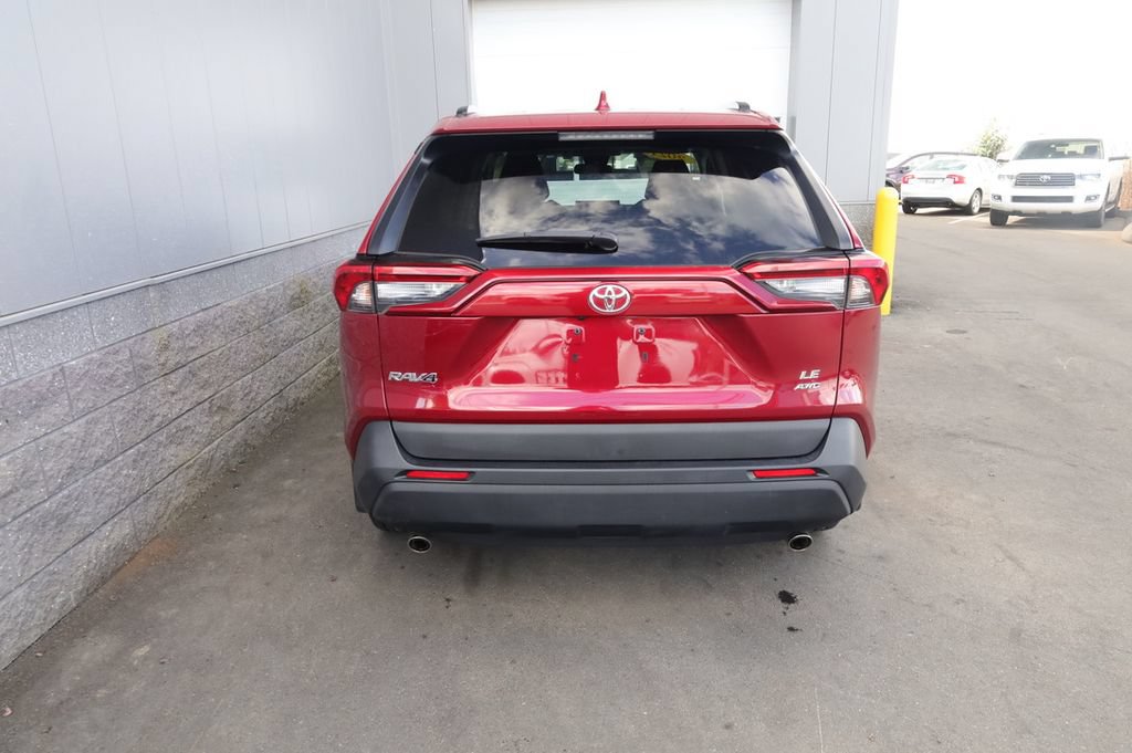 Certified 2021 Toyota RAV4 LE AWD/4WD image 10