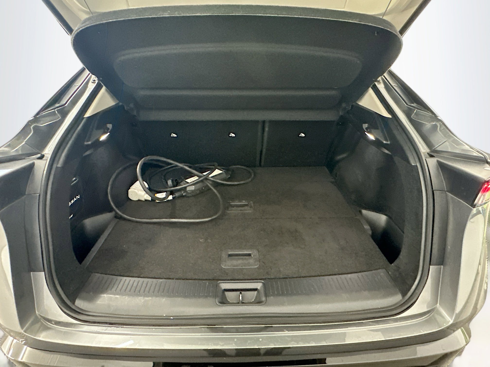Used 2023 Nissan Ariya AWD image 30