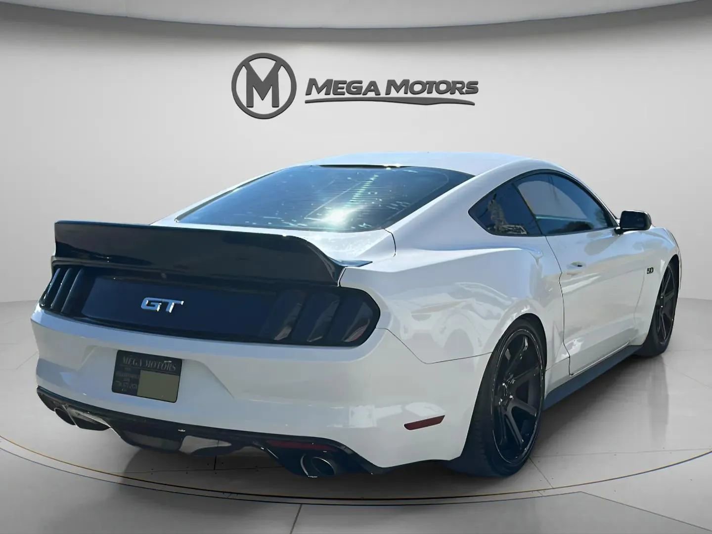Used 2016 Ford Mustang GT image 7