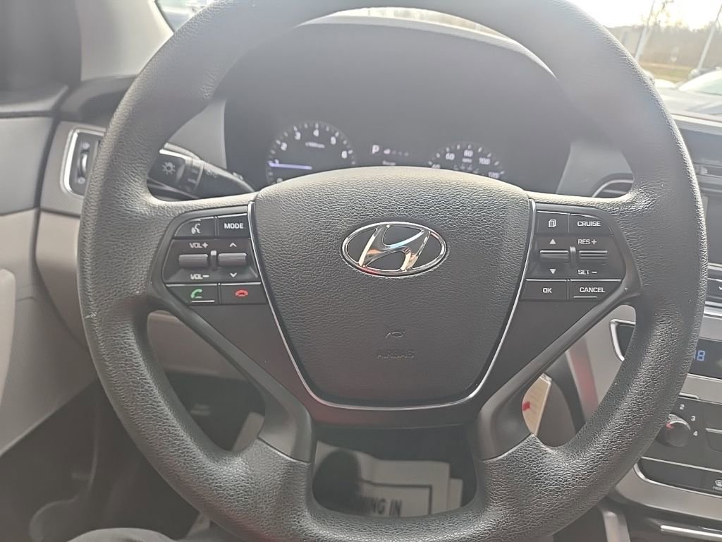 Used 2015 Hyundai Sonata SE w/ Option Group 09 image 16
