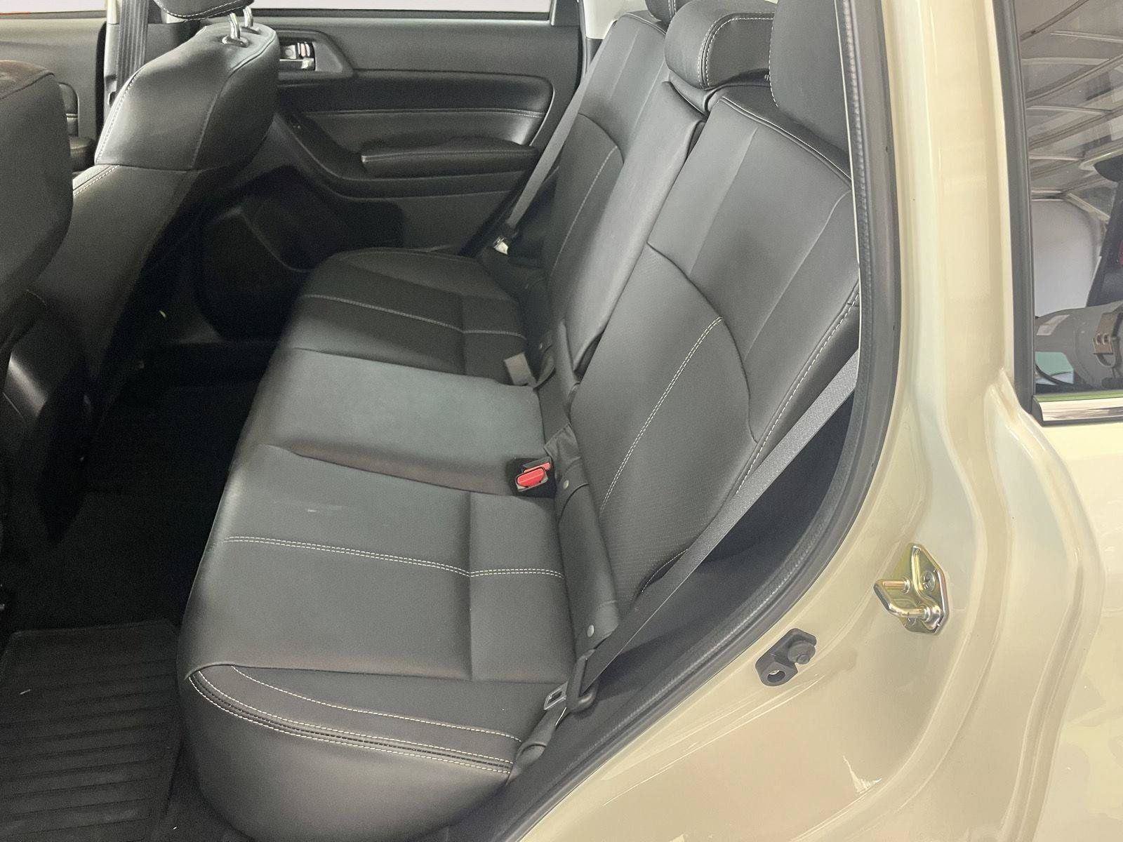 Used 2018 Subaru Forester 2.5i Touring AWD/4WD image 38