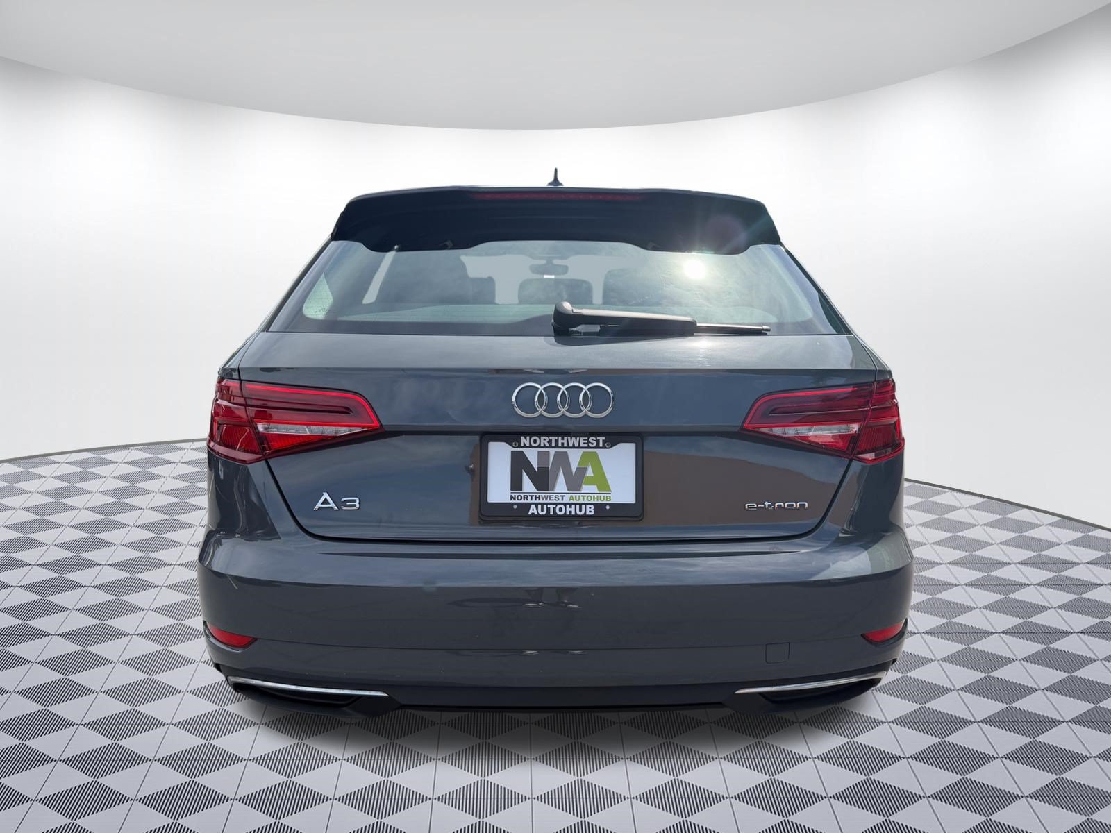 Used 2018 Audi A3 e-tron Premium w/ Sport Package FWD image 4