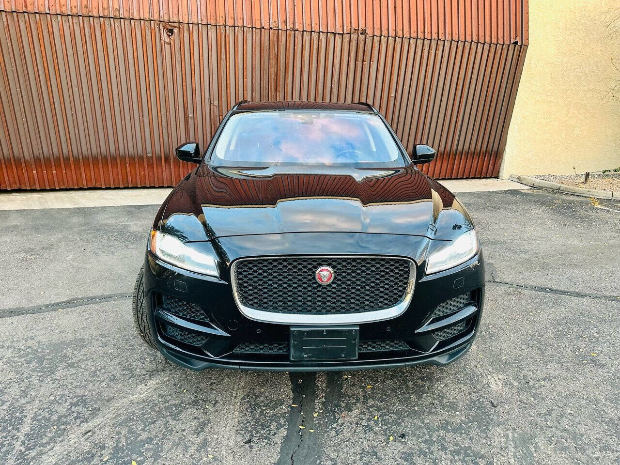 Used 2017 Jaguar F-PACE Prestige image 2