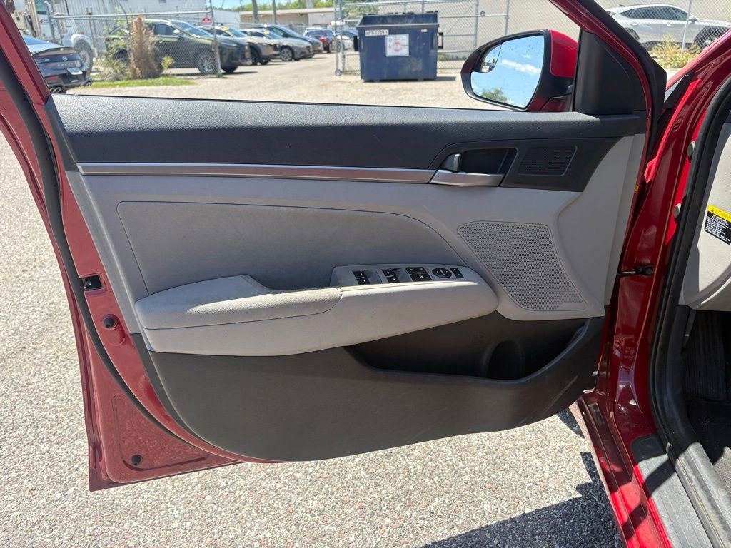 Used 2017 Hyundai Elantra SE FWD image 10