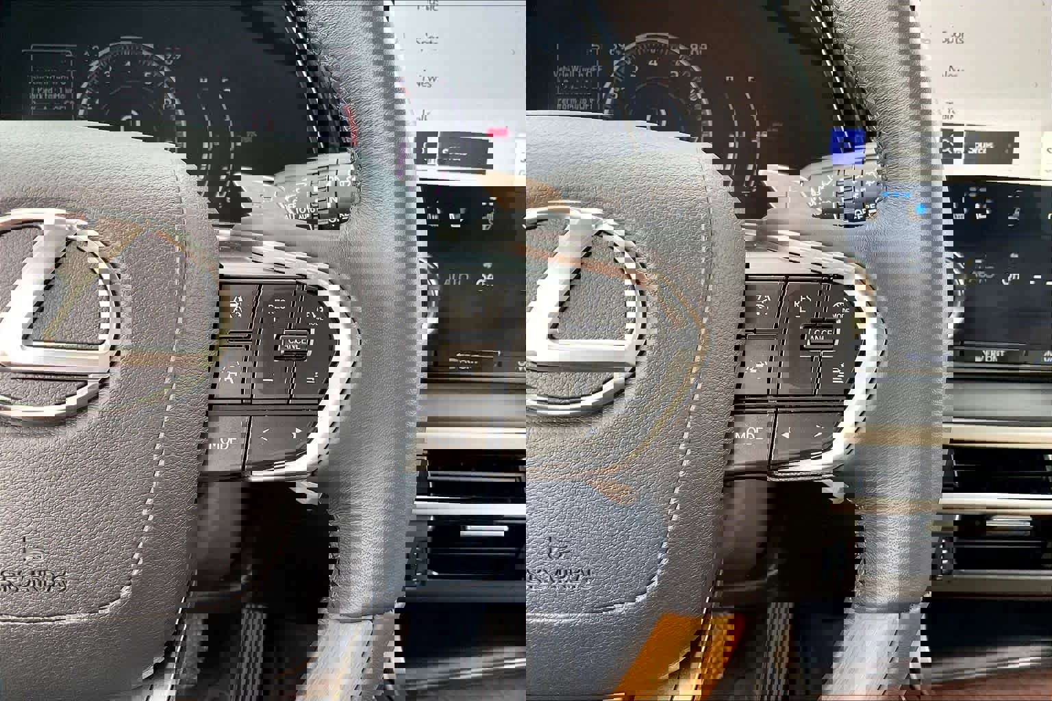 Used 2024 Lexus RX 350 Premium w/ Accessory Package (Z1) image 22