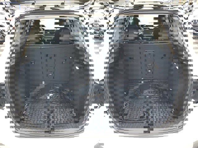 Certified 2025 Volkswagen Taos SE image 7