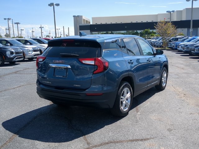 Used 2024 GMC Terrain SLE AWD/4WD image 6